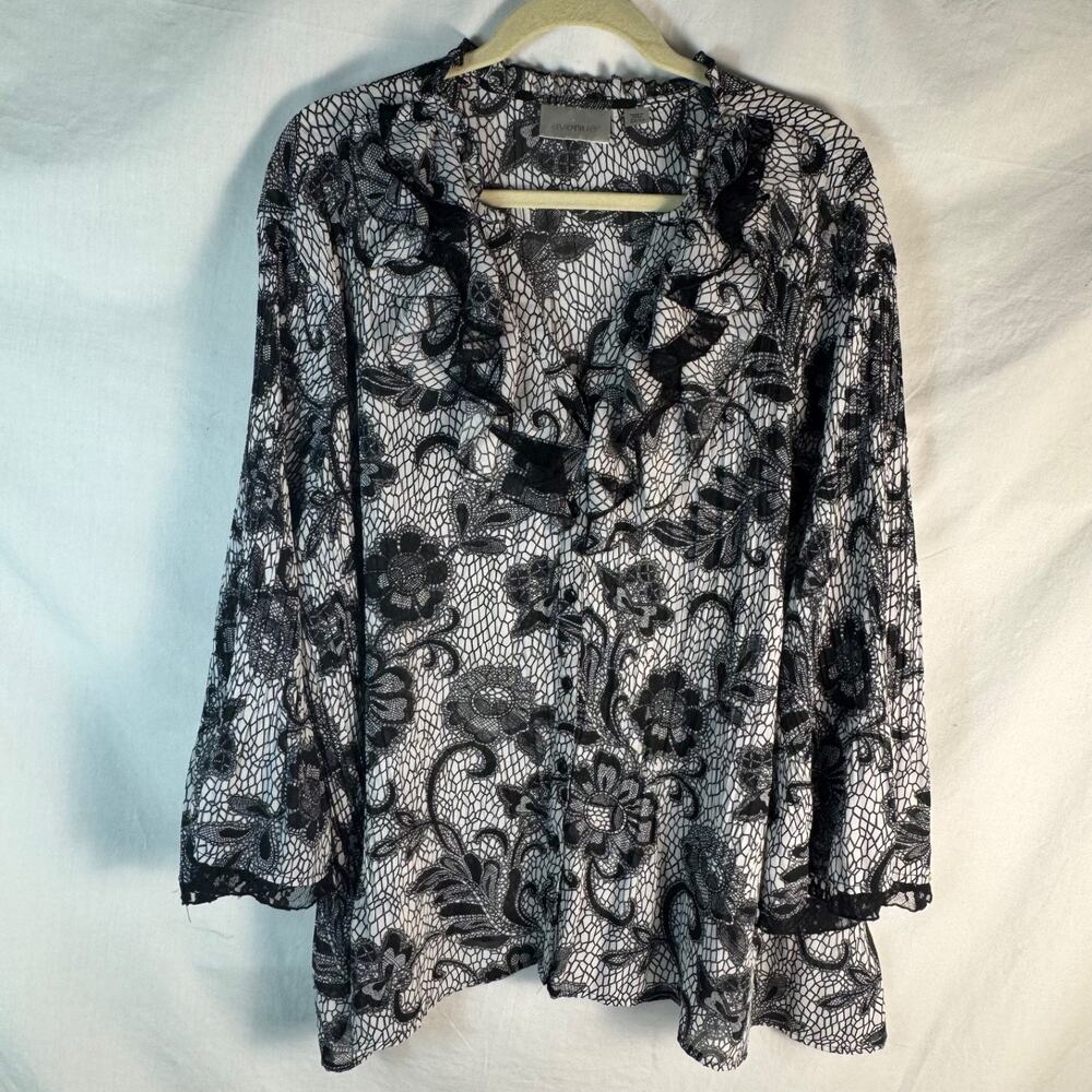 AVENUE Black & White Ruffle Neck V-Neck Tunic Top; Size 22/24 Romantic Feminine